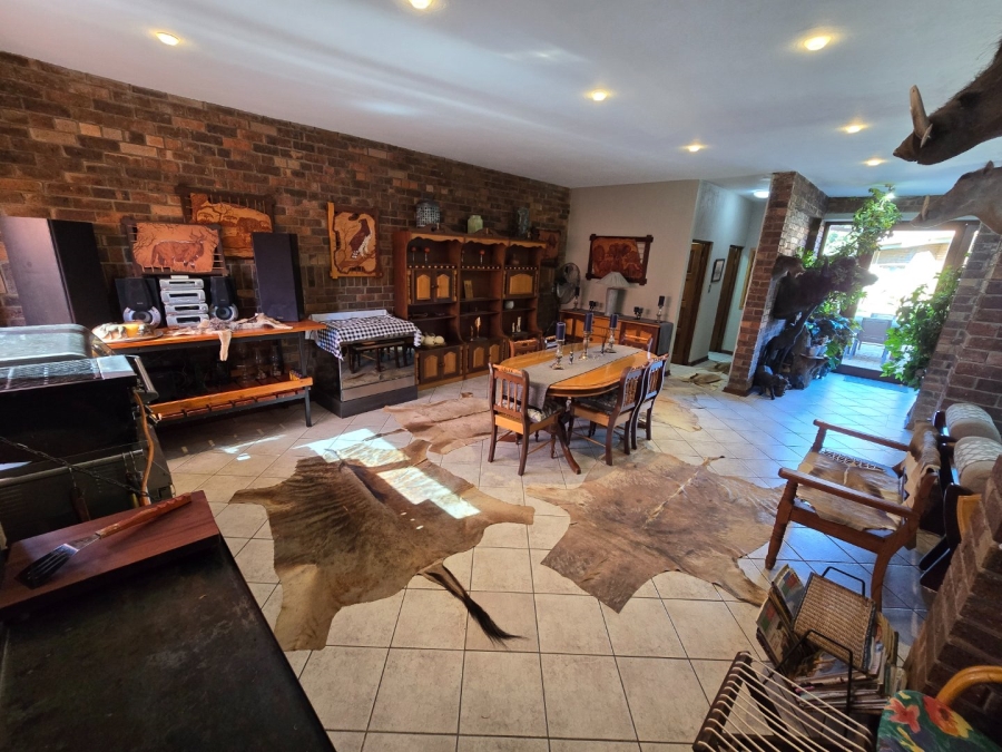 8 Bedroom Property for Sale in Grimbeeck Park North West